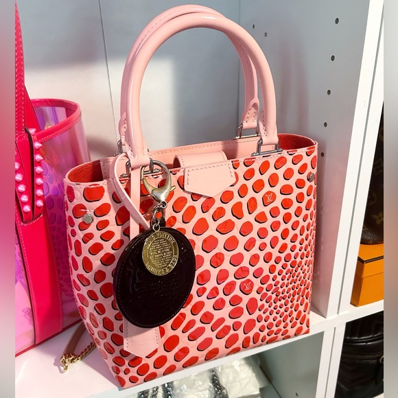 Authentic Louis Vuitton Rare Limited Edition Vernis Round Porte Cles Bag Charm - Picture 2 of 12